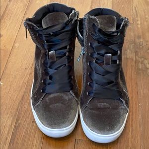 Steve Madden Velvet Zipper Sneaker 7.5